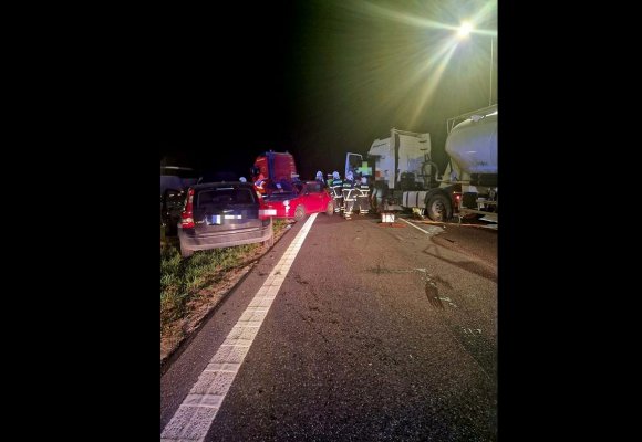Nowa S7 zablokowana. Doszło do zderzenia 4 pojazdów