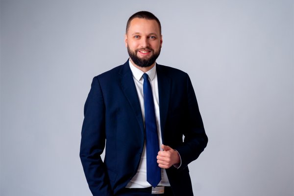 Wybory na burmistrza Grójca 2024. Na pytania odpowiada Karol Biedrzycki