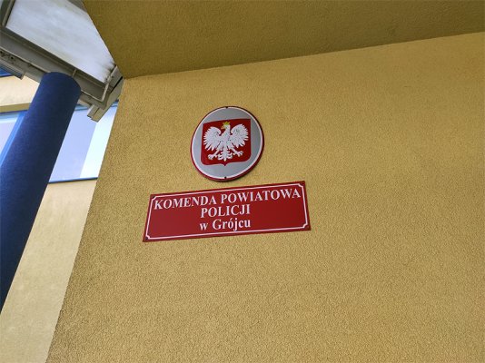 Policjanci zabezpieczyli podrobioną odzież. Jej właściciel usłyszał zarzuty