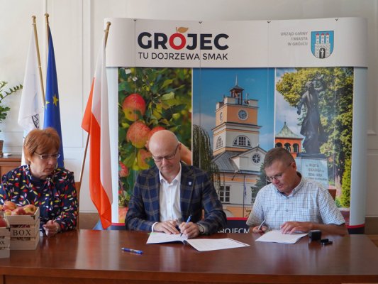 Cztery nowe inwestycje w Grójcu. Burmistrz podpisał umowy