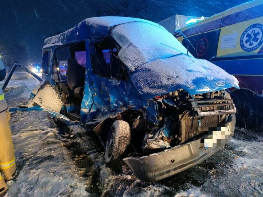 Śnieżyca w powiecie grójeckim: groźny wypadek i zablokowana droga w Belsku