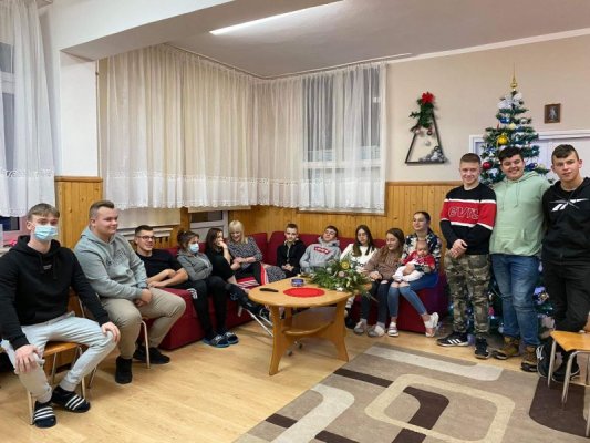 Uczniowie CKZiU w Nowej Wsi kolejny raz zostali Św. Mikołajem