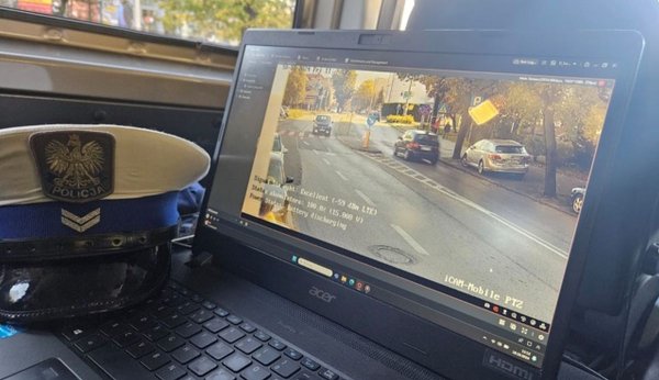 Policjanci użyli systemu iCam w centrum Grójca. Oto, co zarejestrował