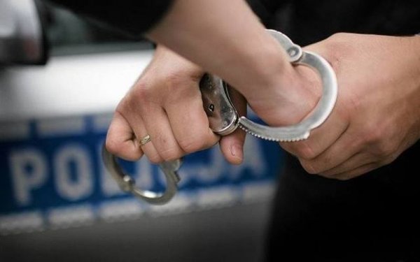 Dzielnicowi zatrzymali poszukiwanego listem gończym