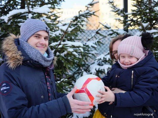 Mecz o życie Dominika. Mieszkańcy wchodzą do gry