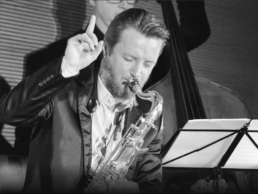Grzech Piotrowski Quartet wystąpi w Warce