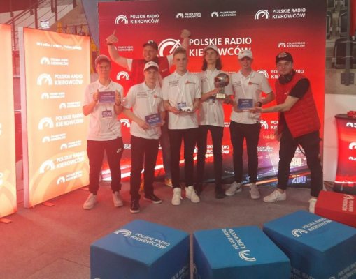 Wielki sukces licealistów z Grójca! Zaprojektowali bolid F1 i pojadą do Singapuru!