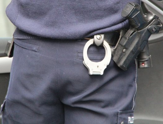Policjant mieszkający z matką na kwarantannie zmuszony do pracy?