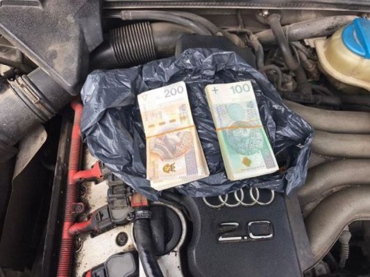 W audi przewoził 5 tys. paczek nielegalnych papierosów