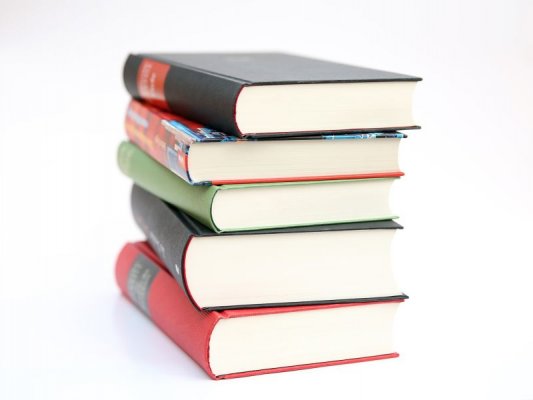 Oddaj przetrzymane książki do Biblioteki