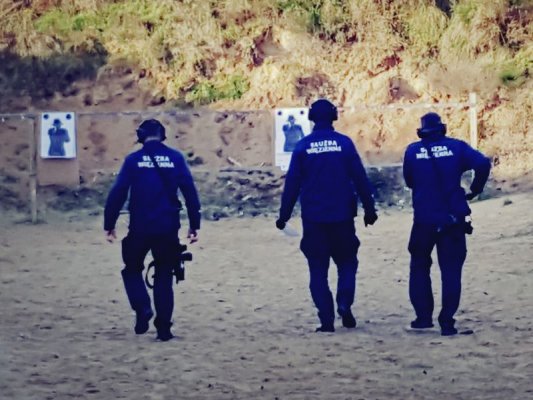 Służba Więzienna! Stój!