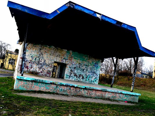 Starostwo szuka pieniędzy na stadion „na dołku”