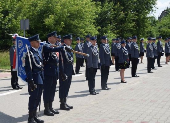 Awanse dla 71 policjantów z komendy w Grójcu