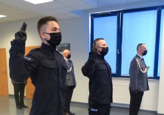 Ślubowanie nowo przyjętych policjantów