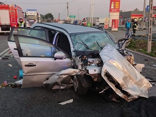 Śmiertelny wypadek na DK50. Zginął 20-latek jadący bmw