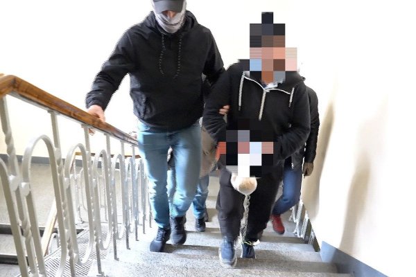 Brutalny napad w Wólce Kosowskiej. Ostatni z podejrzanych trafił do aresztu