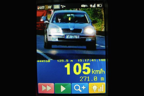 Rozpędził się w obszarze zabudowanym do 105 km/h. Był poszukiwany