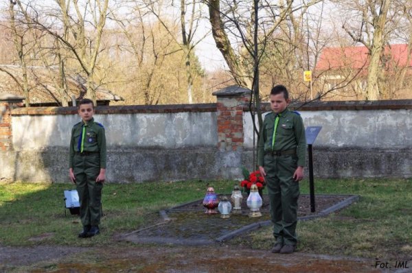 Katyń... ocalić od zapomnienia