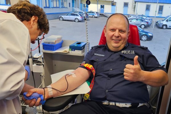 Mundurowi i mieszkańcy powiatu grójeckiego pomogli potrzebującym