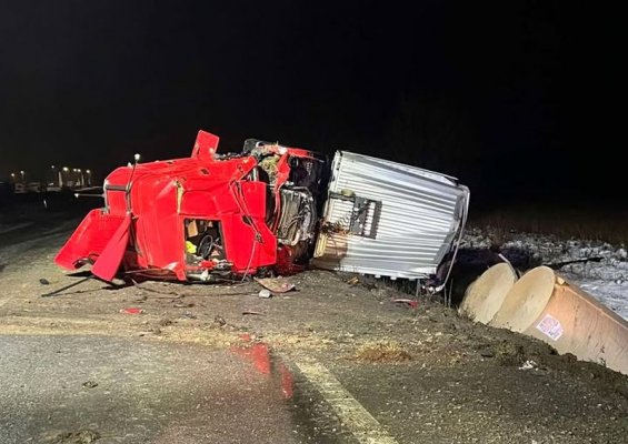Karambol na DK50 pod Grójcem! Ciężarówka obróciła się o 180 stopni 