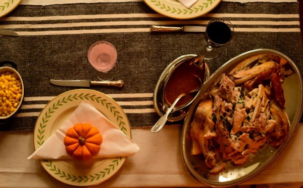 Czym kierować się przy wyborze cateringu na imprezę plenerową?