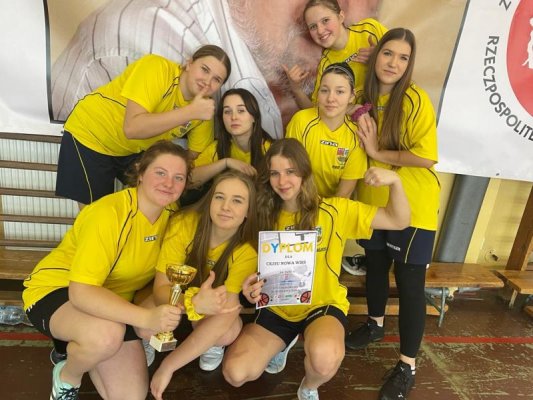 Uczennice CKZiU w Nowej Wsi wicemistrzyniami powiatu!