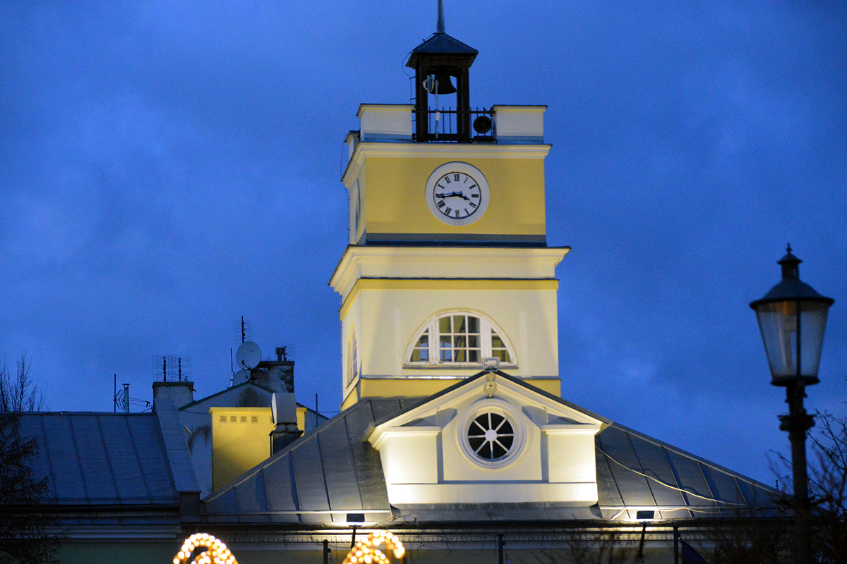 Zegar na grójeckim ratuszu (fot. Grojec24.net)