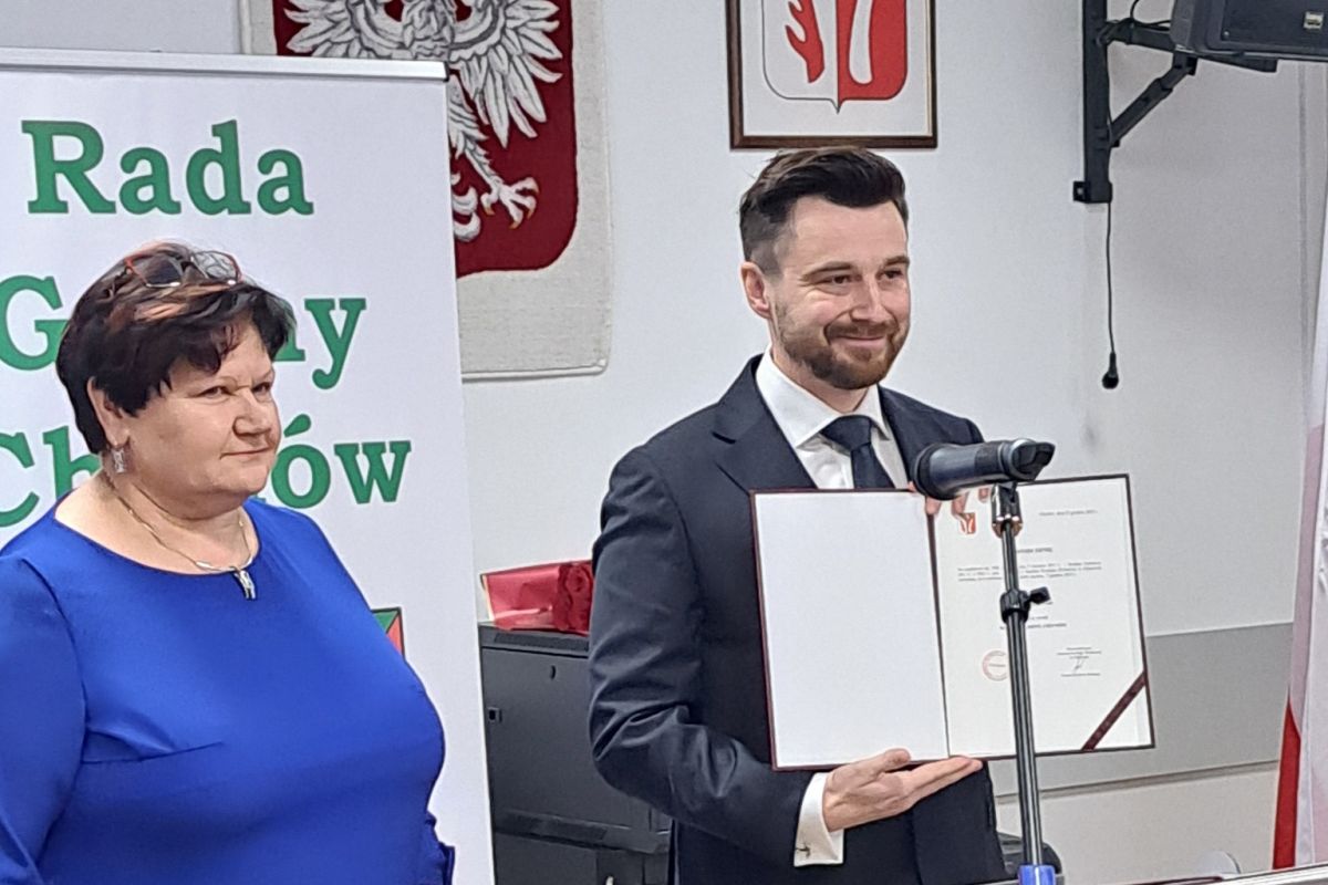 Nowy wójt gminy Chynów Piotr Bernaciak (fot. facebook.com/GminaChynow)