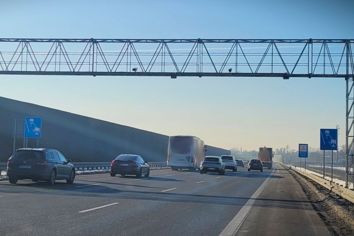 Nowy odcinkowy pomiar prędkości na trasie S8 (fot. Centrum Automatycznego Nadzoru nad Ruchem Drogowym)