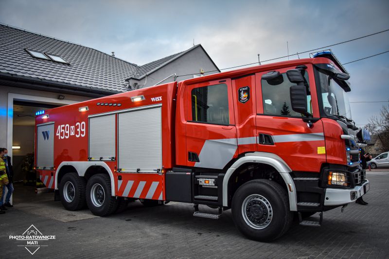 Nowy samochód ratowniczo-gaśniczy OSP Chynów (fot. Photo-ratownicze Mati)