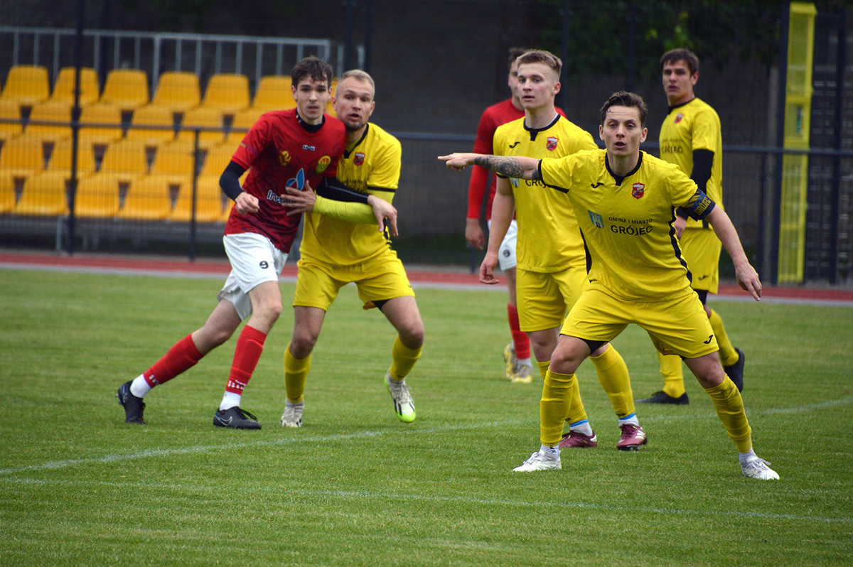 Gol na 2:2 padł w kontrowersyjnych okolicznościach (fot. M.Adamski)