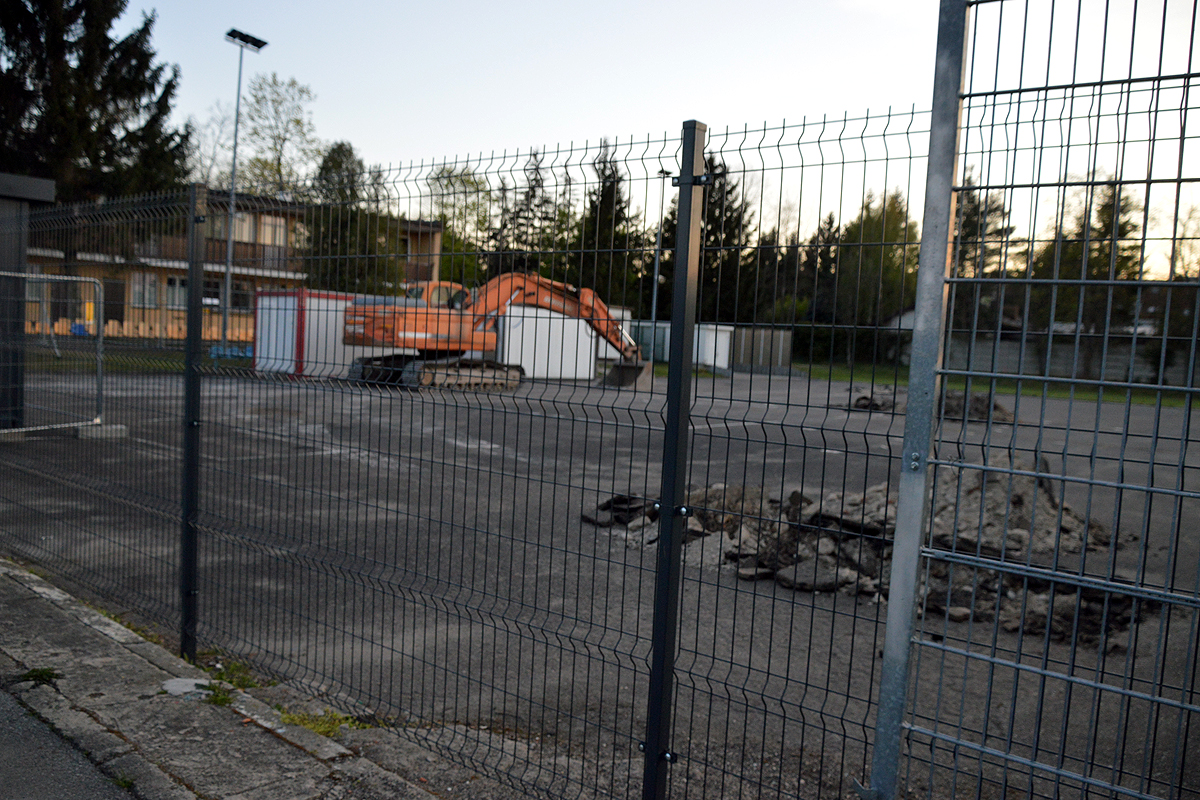 Prace na stadionie przy ulicy Laskowej w Grójcu (fot. M. Adamski)