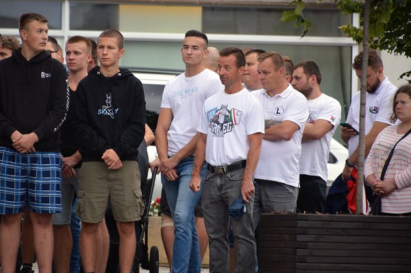 1 sierpnia na Placu Wolności