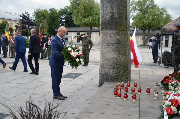 1 sierpnia na Placu Wolności