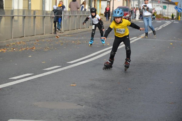 Setki biegaczy na ulicach Grójca, czyli Grójecka Dycha 2025