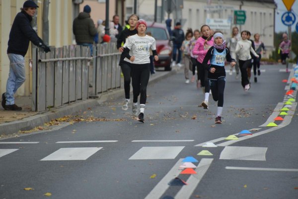 Setki biegaczy na ulicach Grójca, czyli Grójecka Dycha 2025