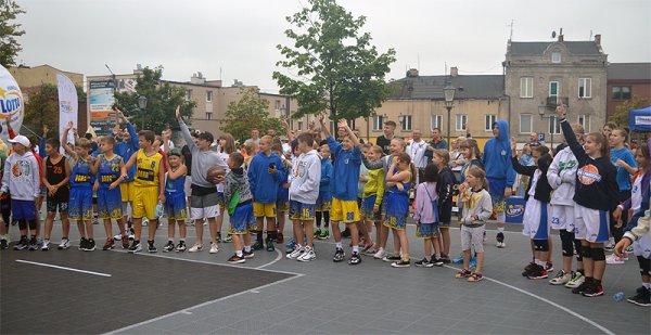 Święto koszykówki na grójeckim rynku 2022