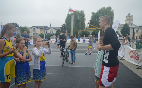 Święto koszykówki na grójeckim rynku 2022