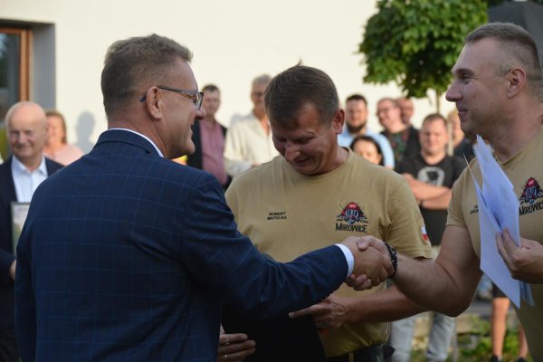 Nowy samochód strażacki w OSP Mirowice