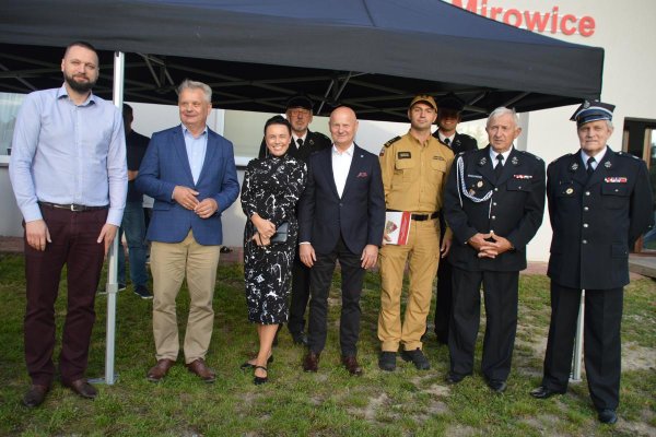 Nowy samochód strażacki w OSP Mirowice