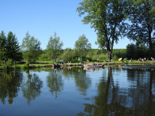 Piknik rodzinny z okazji Dnia Dziecka nad zalewem w Głuchowie