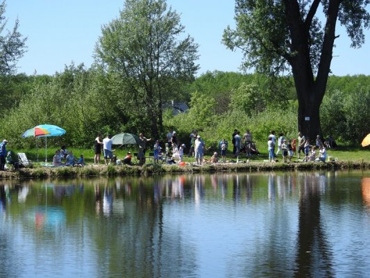 Piknik rodzinny z okazji Dnia Dziecka nad zalewem w Głuchowie