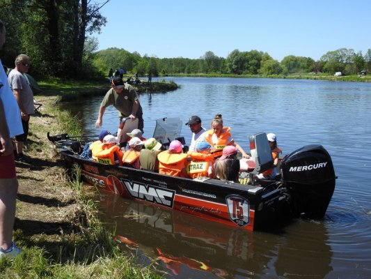 Piknik rodzinny z okazji Dnia Dziecka nad zalewem w Głuchowie