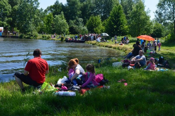 Piknik wędkarski z okazji Dnia Dziecka