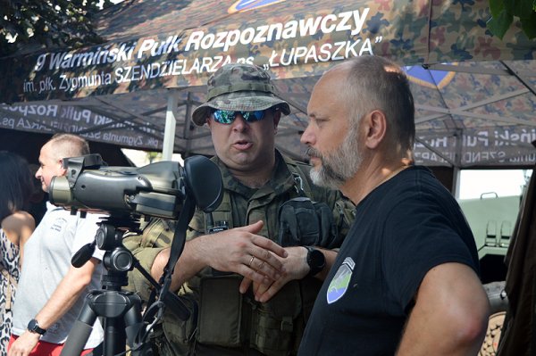 Czołgi, wyrzutnie rakiet i wozy bojowe na Placu Wolności w Grójcu