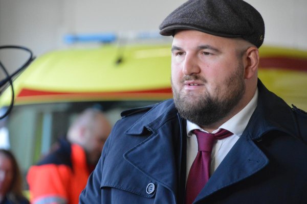 Zaprezentowano nowy sprzęt dla strażaków i ratowników medycznych z Powiatu Grójeckiego