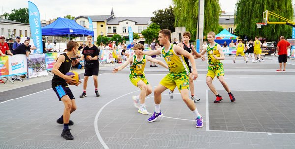 Stop Smartfonizacji! Koszykarski turniej na rynku w Grójcu