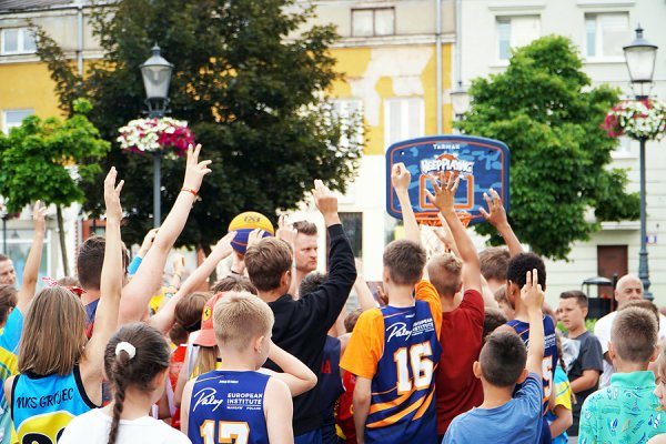 Stop Smartfonizacji! Koszykarski turniej na rynku w Grójcu
