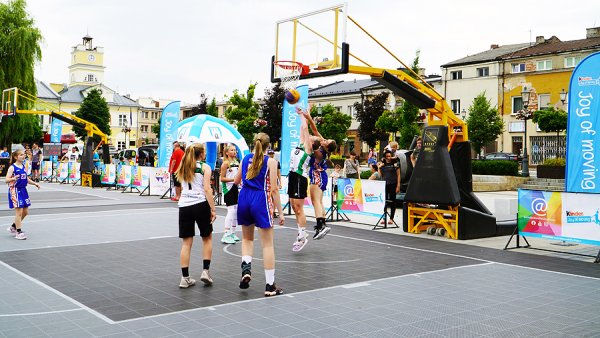 Stop Smartfonizacji! Koszykarski turniej na rynku w Grójcu