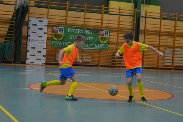 Świąteczny turniej dla najmłodszych grup piłkarzy GKS Mazowsze Grójec